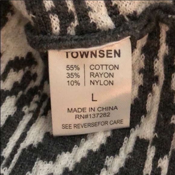 TOWNSEN gray and white cropped sweater - Picture 10 of 11